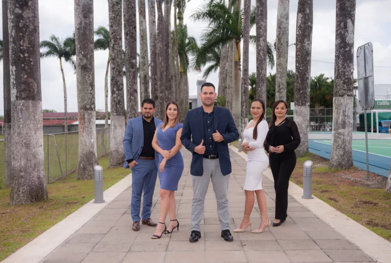 Equipo_Releva_Abogados_Guapiles_Parque